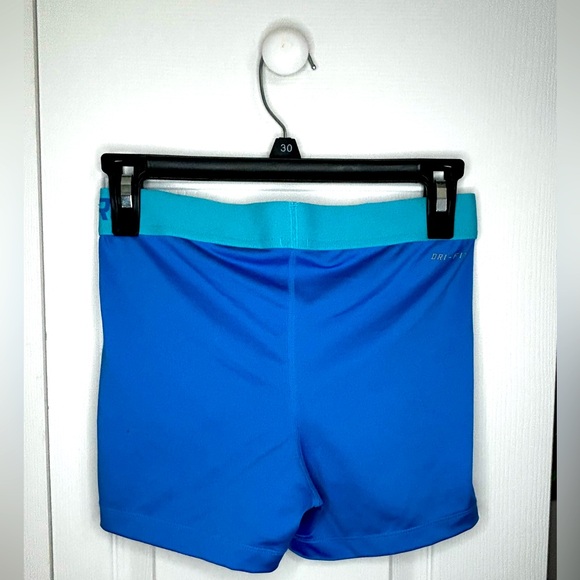 Nike Pro shorts - Picture 2 of 8